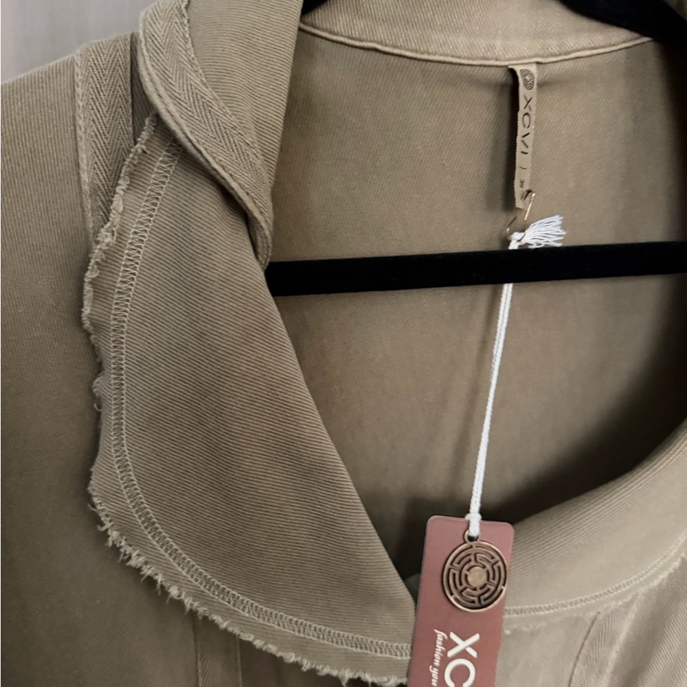 XCVI Women's Khaki Blazer with Unique Collar - NWT - Picture 2 of 3